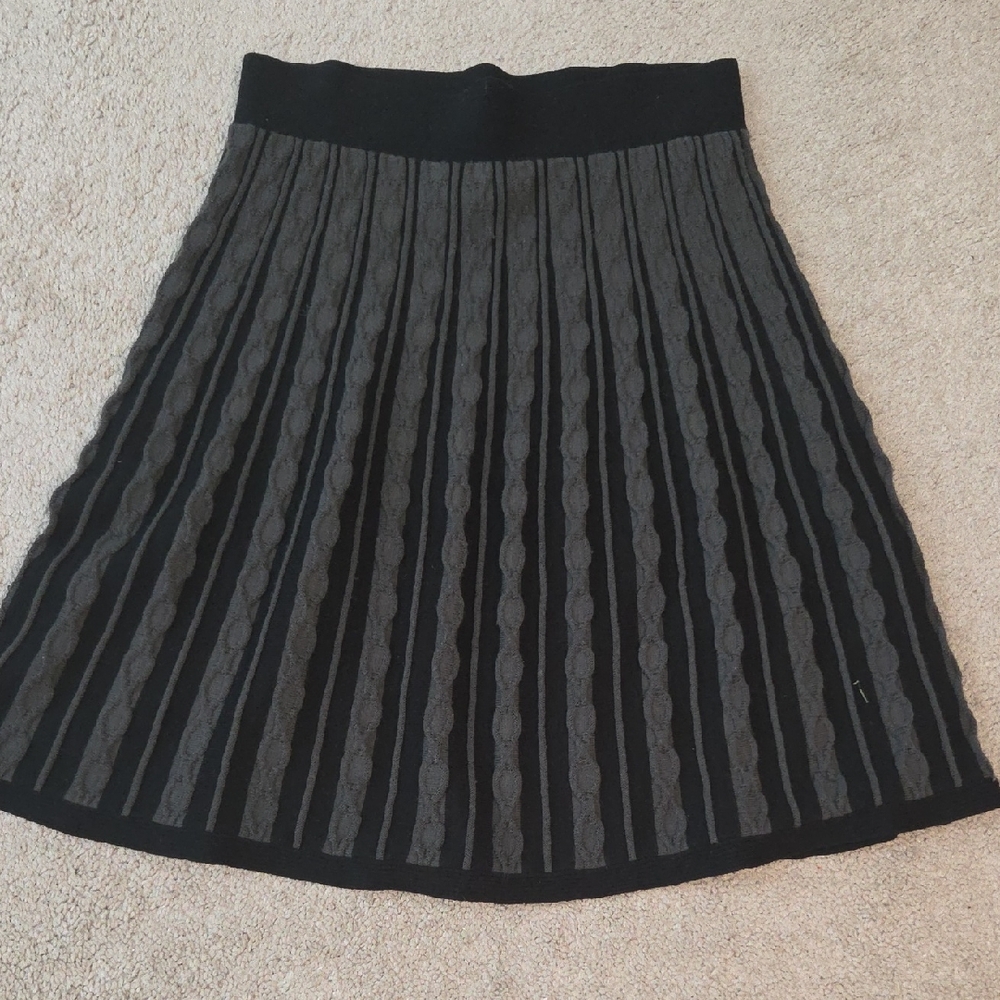 Mossimo Black and Gray Skirt